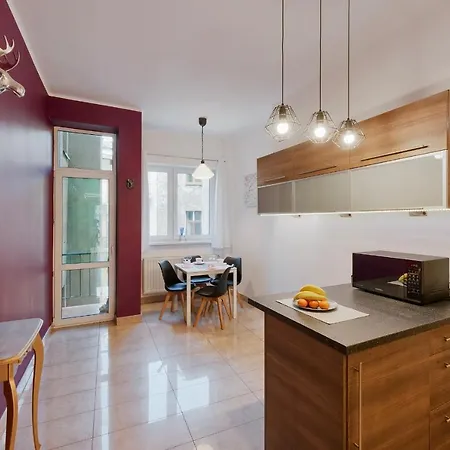 Aurora - Old Town Apartment *