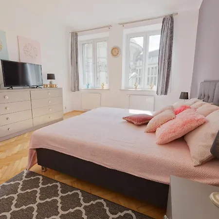 Apartment Aurora - Old Town *