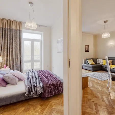 Aurora - Old Town Apartment *